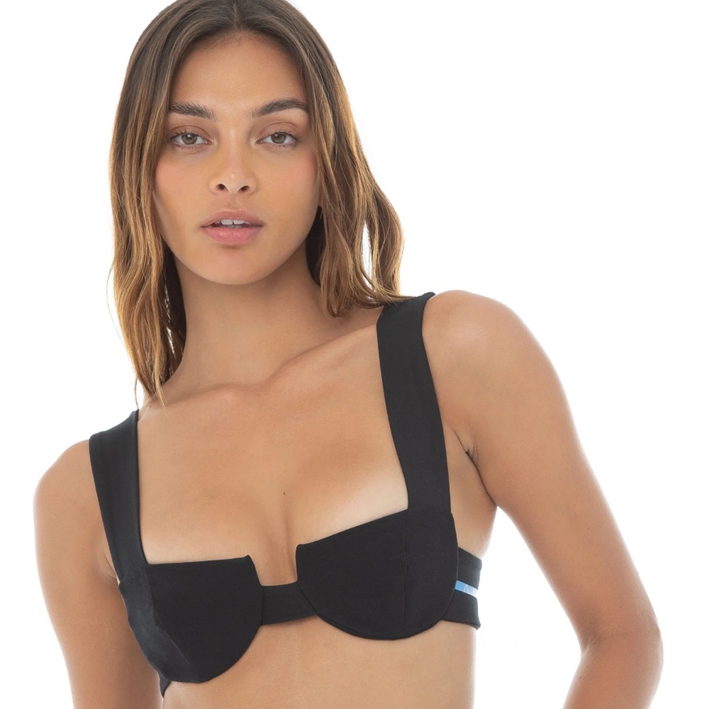 Are You Am I active Nyn bra top